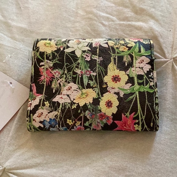 BETSEY JOHNSON, NWT, FLORAL CARD CASE/WALLET - Picture 9 of 15